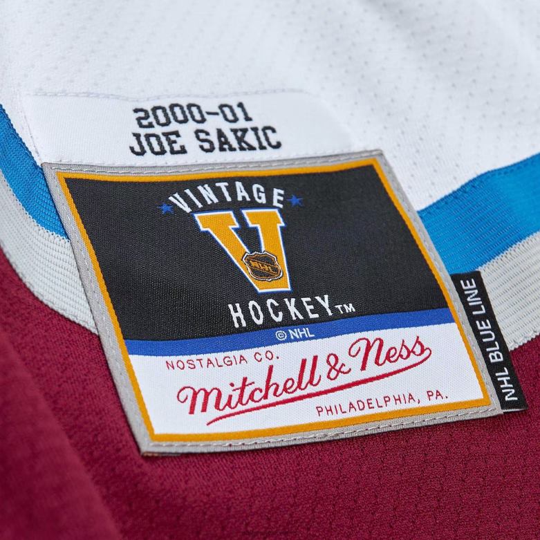 NHL Men Colorado Avalanche Joe Sakic Mitchell  Ness White 2000 Blue Line Player Jersey D002V109 Clothing